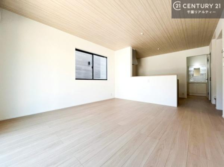 ���r���O �S�n�ǂ����r���O�͉Ƒ������R�ƏW�܂�܂��B�Ƒ��c�R�̎��Ԃ����������ł��B���Ƒ��ƁA����w�[���������Ԃ��߂��������ł��ˁB