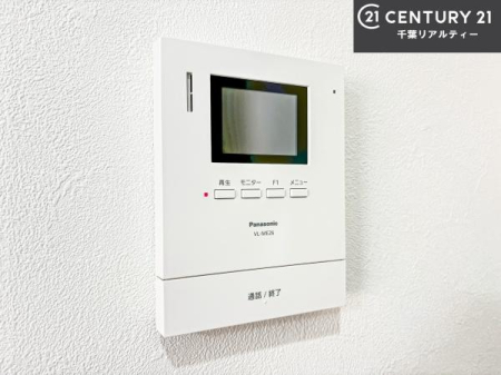 ���̑����� TV���j�^�[�t���C���^�[�z��������A�K��҂��f���Ŋm�F���Ă���Ή��ł��邽�߁A�h�Ɩʂ����S�ł��B���q�l�̂�����Ԏ��ɂ��S�����A���Ƒ��̈��S�E���S�ȕ�炵���T�|�[�g���܂��B