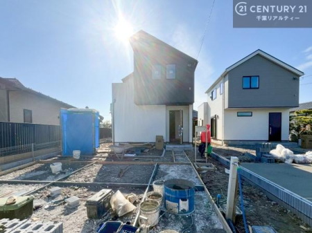 ���ԏ� ���ԃX�y�[�X��2�䕪����܂��I�Z�J���h�J�[�͂������A�o�C�N�⎩�]�ԂȂǂ��u���ꏊ�ɍ���܂���B