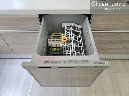 �L�b�`�� �H��@�t���̃L�b�`���ł��I�Z���������r��h�~�Ƃ��đ�ϊ��􂷂�֗��Ȏd�l�ł��I�r���g�C���Ȃ̂ŃL�b�`���̏ꏊ����炸�����X�y�[�X���L���g�����Ƃ��o���܂��I