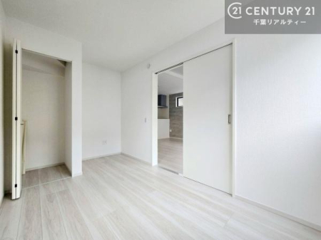 �m�� ���[�X�y�[�X�����Ă��܂��I�������X�b�L�����ڂ��鎖���ł��܂��ˁB
�Ƌ��I�΂Ȃ��V���v���ȃf�U�C���ׁ̈A�Ƌ��I�΂����C�ɓ���̋�ԍ�肪�ł������ł��ˁB