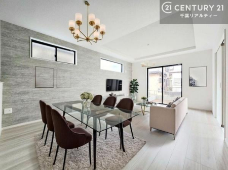 ���r���O �Ƌ��CG�p�[�X�ł��B�J�����̂���L�XLDK�I�\�t�@�[��_�C�j���O�e�[�u����u���Ă������ɂȂ�Ȃ��̂ŉ��K�ɉ߂����܂��I�R�~���j�P�[�V���������₷�����r���O�ł��I