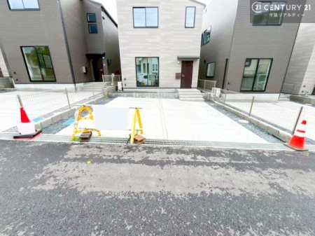 ���ԏ� ���ԃX�y�[�X��2�䕪����܂��I�Z�J���h�J�[�͂������A�o�C�N�⎩�]�ԂȂǂ��u���ꏊ�ɍ���܂���B