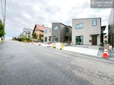 �O�ʓ��H�܂ތ��n�ʐ^ ���ӊ���A���q�l�̂���]�ɍ������������ꏏ�ɂ��ē���v���܂��B�Z��[���A�h�o�C�U�[�ɂ�邲���k������܂��B���Ђ͂��₢���킹�ɑ��Ή����܂��I���҂������܂���I