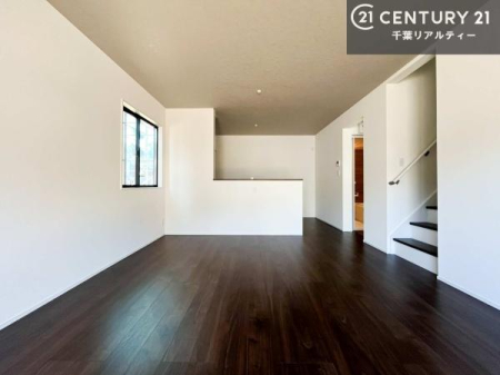 ���r���O �S�n�ǂ����r���O�͉Ƒ������R�ƏW�܂�܂��B�Ƒ��c�R�̎��Ԃ����������ł��B���Ƒ��ƁA����w�[���������Ԃ��߂��������ł��ˁB