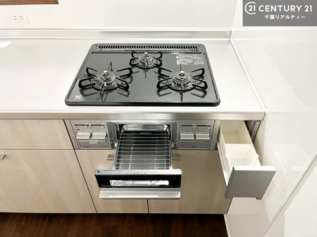 �L�b�`�� �R�����͎O������̂ł������̓����i�s���ł��܂��B
�������O�����t���ł��B�����X�y�[�X���L�X���Ă���׍�Ƃ����₷���I�g�����肪�ǂ��V�X�e���L�b�`���ł��I