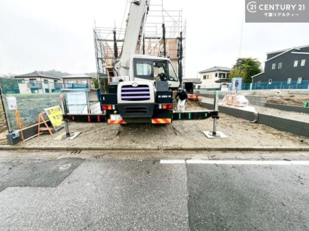 ���ԏ� ���ԃX�y�[�X��3�䕪����܂�(�Ԏ�ɂ��)�I�Z�J���h�J�[�͂������A�o�C�N�⎩�]�ԂȂǂ��u���ꏊ�ɍ���܂���B