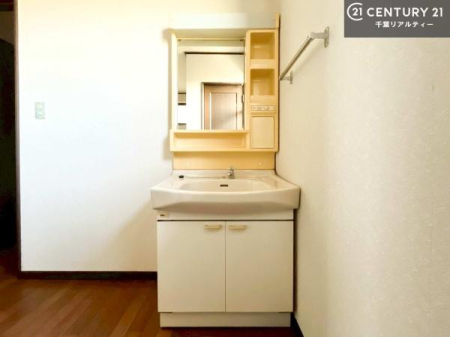 ���ʑ�E���ʏ� �P�K�ƂQ�K�ɐ��ʑ䂪����̂ŁA���̐g�x�x�����G���Ă��Ă���荇���ɂȂ�ɂ����I