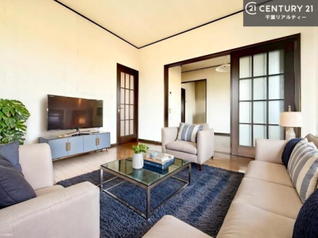 ���r���O ��؂ȉƑ����W�܂邩�炱��LDK�ɂ͂�����肽���B
�q�����������C�ɏ΂��Ȃ��瑖�����Ă���p�����������u�L���Ƃɂ��ėǂ������v�Ǝv���u�Ԃł��B