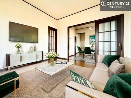 ���r���O �Ƌ��CG�p�[�X�ł��B�S�n�ǂ����r���O�͉Ƒ������R�ƏW�܂�܂��B�Ƒ��c�R�̎��Ԃ����������ł��B���Ƒ��ƁA����w�[���������Ԃ��߂��������ł��ˁB���邭�J���I�ȋ�Ԃł��B