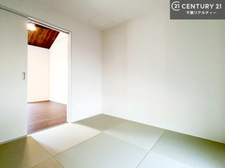 �a�� ���r���O�Ɨאڂ��Ă���a���ł��I�q�ԂƂ��Ă͂������A�Ǝ��̋x�e�X�y�[�X�Ƃ��Ďg�p����̂������ł��ˁI