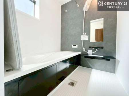 ���� �L�X�o�X�ň���̔������t���b�V���B�����L�΂���̂ŁA�����ɂ��������ƐZ����܂��ˁI�����̃o�X�^�C�����y���݂ɂȂ�܂��B