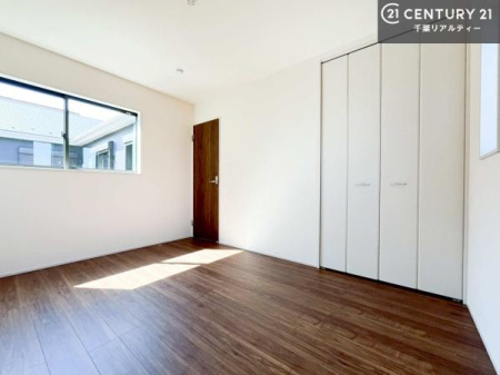 �m�� ���[�X�y�[�X�����Ă��܂��I�������X�b�L�����ڂ��鎖���ł��܂��ˁB
�Ƌ��I�΂Ȃ��V���v���ȃf�U�C���ׁ̈A�Ƌ��I�΂����C�ɓ���̋�ԍ�肪�ł������ł��ˁB