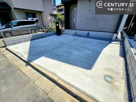 ���ԏ� ���ԃX�y�[�X��2�䕪����܂��I�Z�J���h�J�[�͂������A�o�C�N�⎩�]�ԂȂǂ��u���ꏊ�ɍ���܂���B