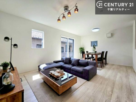 ���r���O �D�����z���܂肪���r���O����ł���ċ��S�n�̗ǂ���Ԃ����o���Ă���܂��I
���났�̎��Ԃ��߂����܂��I