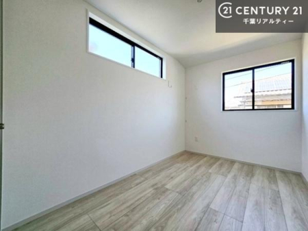 �Q�� �D���������������ޗm���́A���̖ڊo�߂��C�������ǂ������ł��ˁB���������Ԃ��������Ɖ߂������Ƃ��ł��܂��B�D�����F�����̃t���[�����O���ǂ�ȉƋ�ɂ��}�b�`���܂��I