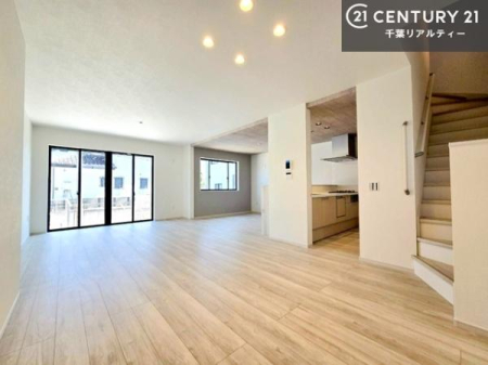 ���r���O �傫�ȑ����炽���Ղ�̗z���������閾�邢���r���O�B�J�����̂��郊�r���O�ŉƑ��c���̂��났�̎��Ԃ��߂����܂��I