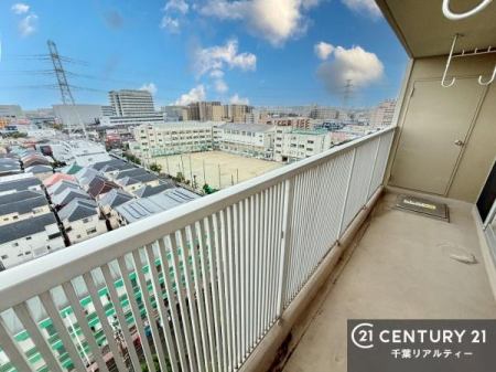 �Z�˂���̒��]�ʐ^ �O�ʂɌ������Ȃ����߁A�J�������ӂ�钭�]�������B���E���傫���L����A��̍L������������Z���ł��B