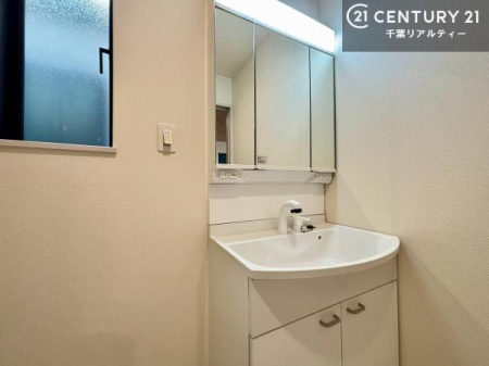 ���ʑ�E���ʏ� �O�ʋ��d�l�̐��ʏ��́A�g�����Ȃ݂����₷������I���͎��[�ɂȂ��Ă��܂��B�h���C���[�₨���ϓ����Еt������̂Ő��ʑ������X�b�L���ƌ����邱�Ƃ��o���܂��I