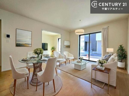 ���r���O �Ƌ��CG�p�[�X�ł��B�傫�ȑ����炽���Ղ�̗z���������閾�邢���r���O�B�J�����̂��郊�r���O�ŉƑ��c���̂��났�̎��Ԃ��߂����܂��I