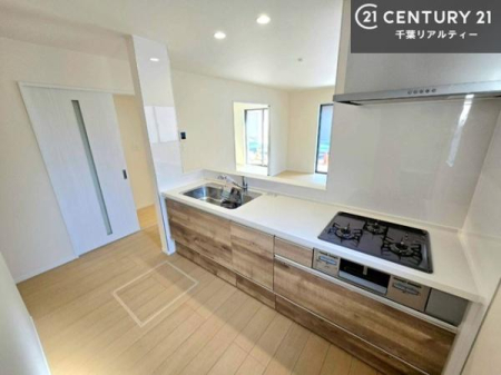 �L�b�`�� ��Ƃ����₷���V�X�e���L�b�`���ł��I���[����������t���Ă���̂ŁA�����X�y�[�X�ɕ���u���Ȃ��čςނ̂ŁA�L�X�g���āA���K�ɍ�Ƃ��ł��܂��I