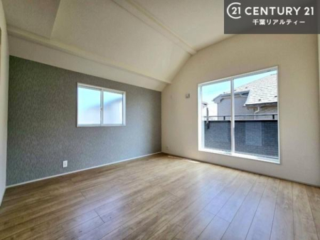 �Q�� �o���R�j�[�ɖʂ����m���́A���炩�Ȓ������������ސS�n�悢��ԁB�u�₩�Ȍ��ɕ�܂�ċC�����悭�ڊo�߂��邽�߁A�Q���ɍœK�Ȃ������ł��B���̊��C�₨�z�c���������K�ɍs���܂��B