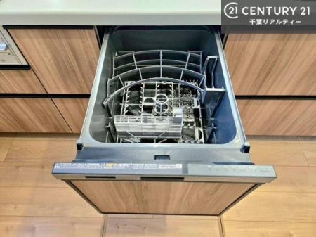 �L�b�`�� �H��@�t���̃L�b�`���ł��I�Z���������r��h�~�Ƃ��đ�ϊ��􂷂�֗��Ȏd�l�ł��I�r���g�C���Ȃ̂ŃL�b�`���̏ꏊ����炸�����X�y�[�X���L���g�����Ƃ��o���܂��I