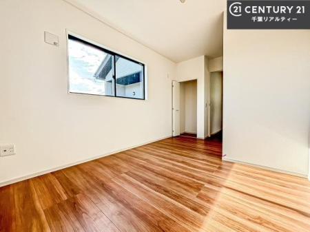 �Q�� �V���v���Ƀf�U�C������Ă��邽�߁A�Ƌ��I�т܂���I
���C�ɓ���̉Ƌ��u���Ă��낰���Ԃ���邱�Ƃ��ł��܂��B