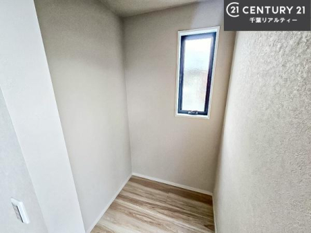 ���[ �E�H�[�N�C���N���[�[�b�g�t���ł��B��������̂��m���Ȃǂ����[���Ă��������ł��ˁI���ɂ���@�������ȂǋG�ߕ��̑傫�ȉƓd�����[�ł��܂��I