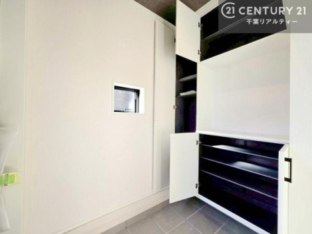 ���� ���֎��[���[�����Ă���̂ŁA���֎��肪�X�b�L���Еt�����q���ɌC�̒u����ɍ���܂���I