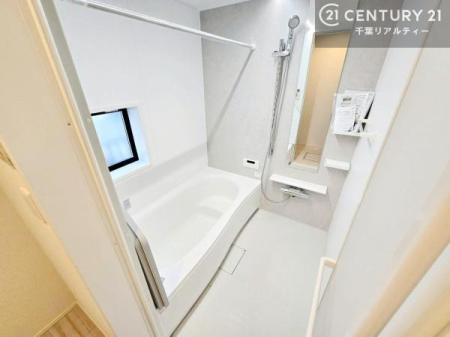 ���� �L�X�o�X�ň���̔������t���b�V���B�����L�΂���̂ŁA�����ɂ��������ƐZ����܂��ˁI�����̃o�X�^�C�����y���݂ɂȂ�܂��B