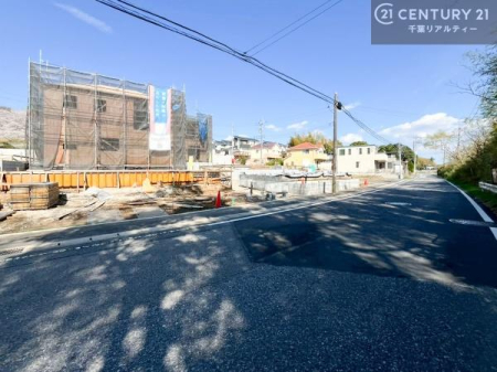 �O�ʓ��H�܂ތ��n�ʐ^ ���ӊ���A���q�l�̂���]�ɍ������������ꏏ�ɂ��ē���v���܂��B�Z��[���A�h�o�C�U�[�ɂ�邲���k������܂��B���Ђ͂��₢���킹�ɑ��Ή����܂��I���҂������܂���I