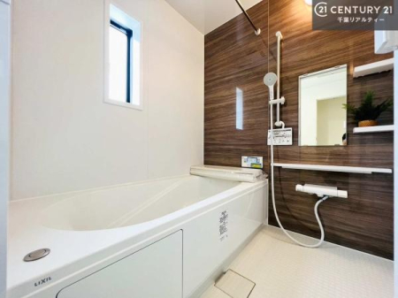 ���� �y���d�l�z�L�X�o�X�ň���̔������t���b�V���B�����L�΂���̂ŁA�����ɂ��������ƐZ����܂��ˁI�����̃o�X�^�C�����y���݂ɂȂ�܂��B