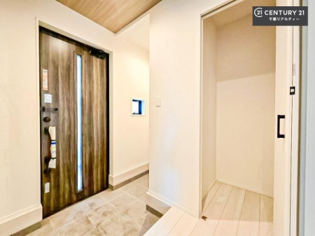 ���� �V���[�Y�N���[�N�t���ł��I�V���[�Y�����łȂ��x�r�[�J�[��܂��ݎ��]�ԁA�A�E�g�h�A�p�i���X�b�L���ƕЕt�����܂��I