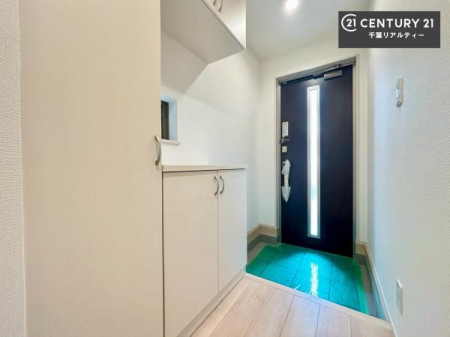 ���� �V���[�Y�{�b�N�X�t���Ȃ̂ŁA���ւ��Еt�����|�������₷���ł��I
�X�b�L���������ւŌ˂��J�����u�ԁA�������̂���S�n������Ԃ��o�}���Ă���܂��B