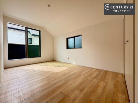 �Q�� �D���������������ޗm���́A���̖ڊo�߂��C�������ǂ������ł��ˁB���������Ԃ��������Ɖ߂������Ƃ��ł��܂��B�D�����F�����̃t���[�����O���ǂ�ȉƋ�ɂ��}�b�`���܂��I