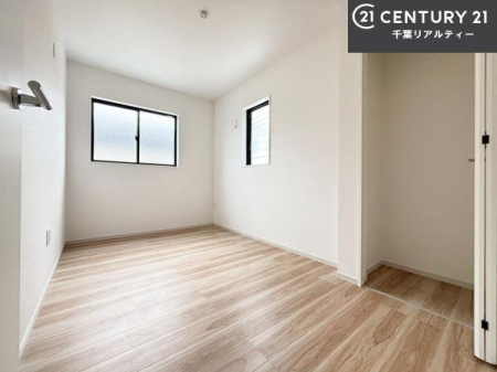 �q������ �V���v���Ƀf�U�C������Ă��邽�߁A�Ƌ��I�т܂���I
���C�ɓ���̉Ƌ��u���Ă��낰���Ԃ���邱�Ƃ��ł��܂��B
