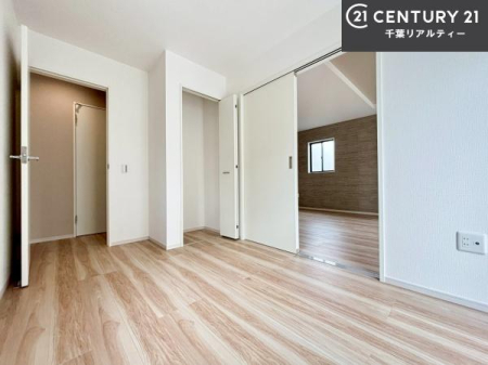 ���r���O�ȊO�̋��� ���r���O�Ɨאڂ����m���ł��I�Ǝ��̋x�e�X�y�[�X��L�b�Y�X�y�[�X�Ƃ��Ċ��p����̂��悳�����ł��ˁI
