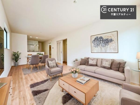 ���r���O �Ƌ��CG�p�[�X�ł��B��؂ȉƑ����W�܂邩�炱��LDK�ɂ͂�����肽���B
�q�����������C�ɏ΂��Ȃ��瑖�����Ă���p�����������u�L���Ƃɂ��ėǂ������v�Ǝv���u�Ԃł��B