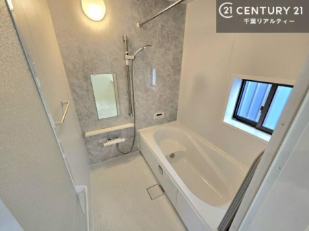 ���� �L�X�o�X�ň���̔������t���b�V���B�����L�΂���̂ŁA�����ɂ��������ƐZ����܂��ˁI�����̃o�X�^�C�����y���݂ɂȂ�܂��B