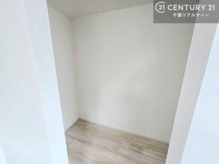 ���[ �E�H�[�N�C���N���[�[�b�g�t���ł��B��������̂��m���Ȃǂ����[���Ă��������ł��ˁI���ɂ���@�������ȂǋG�ߕ��̑傫�ȉƓd�����[�ł��܂��I