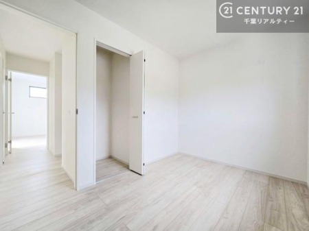 �m�� �V���v���Ƀf�U�C������Ă��邽�߁A�Ƌ��I�т܂���I
���C�ɓ���̉Ƌ��u���Ă��낰���Ԃ���邱�Ƃ��ł��܂��B