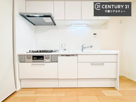 �L�b�`�� ���[�͂̍����V�X�e���L�b�`���ŁA��������H�����������Еt���A�L�X�Ƃ�����Ԃŉ��K�ɗ������y���߂܂��B