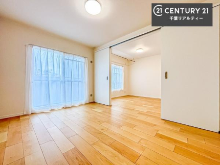 �m�� �V���v���Ƀf�U�C������Ă��邽�߁A�Ƌ��I�т܂���I
���C�ɓ���̉Ƌ��u���Ă��낰���Ԃ���邱�Ƃ��ł��܂��B