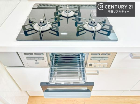 �L�b�`�� �R�����͎O������̂ł������̓����i�s���ł��܂��B
�������O�����t���ł��B�����X�y�[�X���L�X���Ă���׍�Ƃ����₷���I�g�����肪�ǂ��V�X�e���L�b�`���ł��I