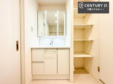 ���ʑ�E���ʏ� ���[�I����������ʏ��́A�^�I�����܂Ȃǂ��������萮���ł���g������̗ǂ���ԁB���[���镨�ɍ��킹�č����𒲐��ł��A���X�̉Ǝ������K�ɂ��Ȃ��܂��B