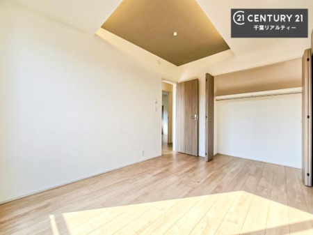 �m�� ���[�X�y�[�X�����Ă��܂��I�������X�b�L�����ڂ��鎖���ł��܂��ˁB
�Ƌ��I�΂Ȃ��V���v���ȃf�U�C���ׁ̈A�Ƌ��I�΂����C�ɓ���̋�ԍ�肪�ł������ł��ˁB