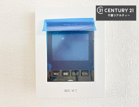 ���̑����� TV���j�^�[�t���C���^�[�z��������A�K��҂��f���Ŋm�F���Ă���Ή��ł��邽�߁A�h�Ɩʂ����S�ł��B���q�l�̂�����Ԏ��ɂ��S�����A���Ƒ��̈��S�E���S�ȕ�炵���T�|�[�g���܂��B