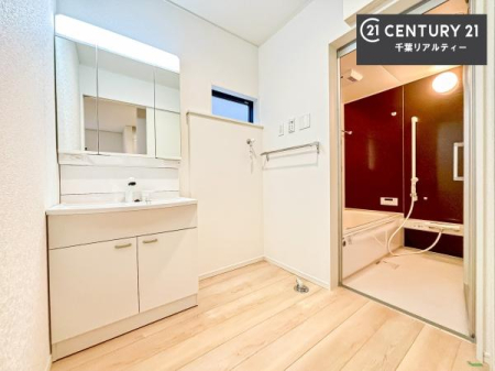 ���ʑ�E���ʏ� �O�ʋ��d�l�̐��ʏ��́A�g�����Ȃ݂����₷������I���͎��[�ɂȂ��Ă��܂��B�h���C���[�₨���ϓ����Еt������̂Ő��ʑ������X�b�L���ƌ����邱�Ƃ��o���܂��I