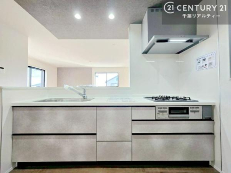 �L�b�`�� ���[�͂̍����V�X�e���L�b�`���ŁA��������H�����������Еt���A�L�X�Ƃ�����Ԃŉ��K�ɗ������y���߂܂��B